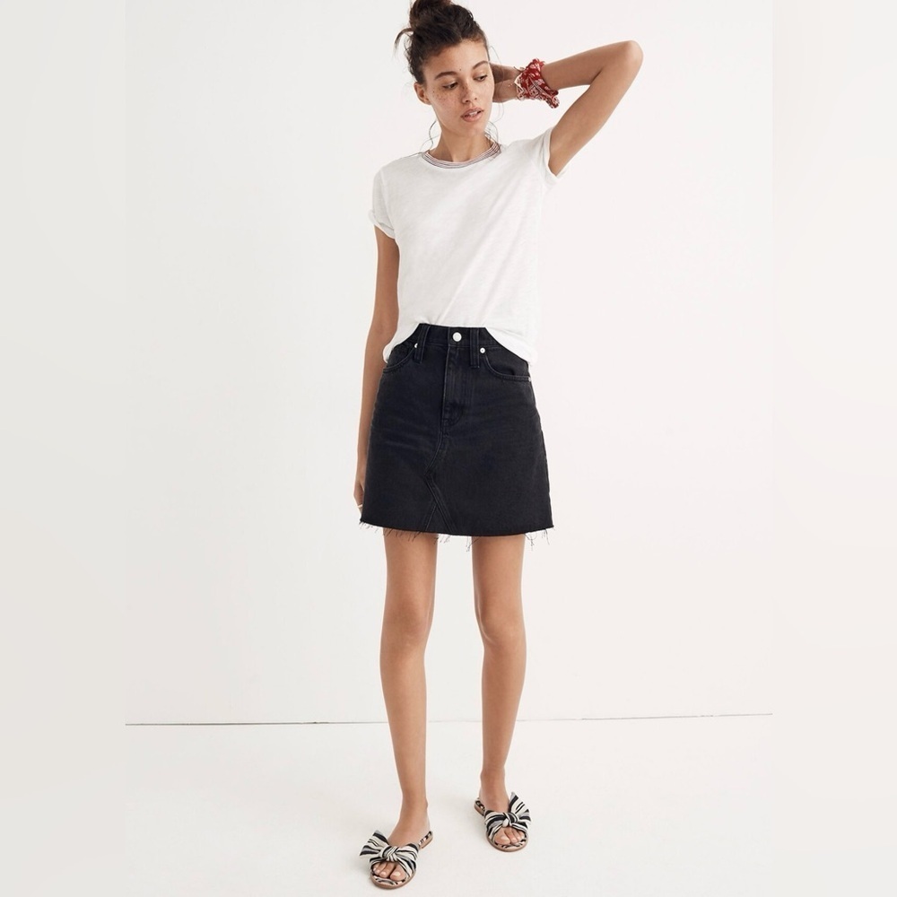 MADEWELL Denim Frisco Mini Skirt Lunar Wash Black Jean Raw Hem Size 29